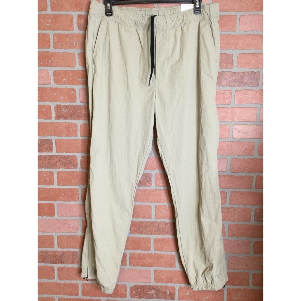Calvin Klein Mens Athletic Pants Infinite Flex Waist Wrinkle Resistant Tan XL